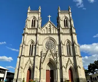 Descubra a Igreja de Pedra Sacro Cuore di Gesù e Maria em Caxias do Sul