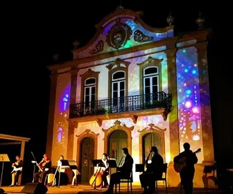 Espetáculo Som e Luz: A Magia do Teatro em Caxias do Sul
